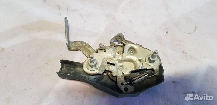 Peugeot 308 Замок капота