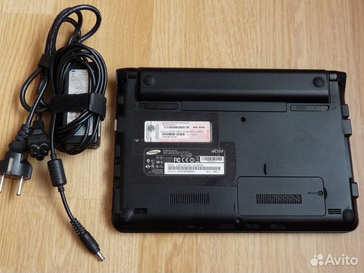 Ноутбук Samsung NC110 +зарядное устройство+чехол