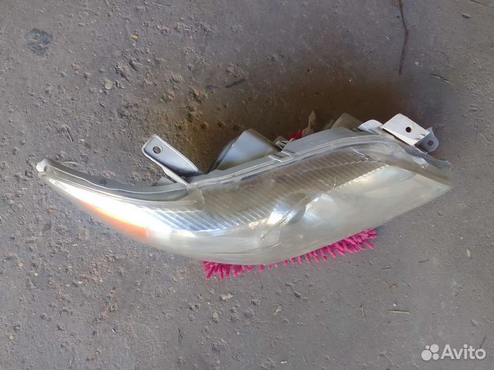 Фара на Камри 40