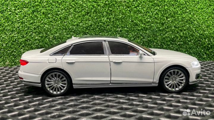 Модель автомобиля Audi А8 металлическая