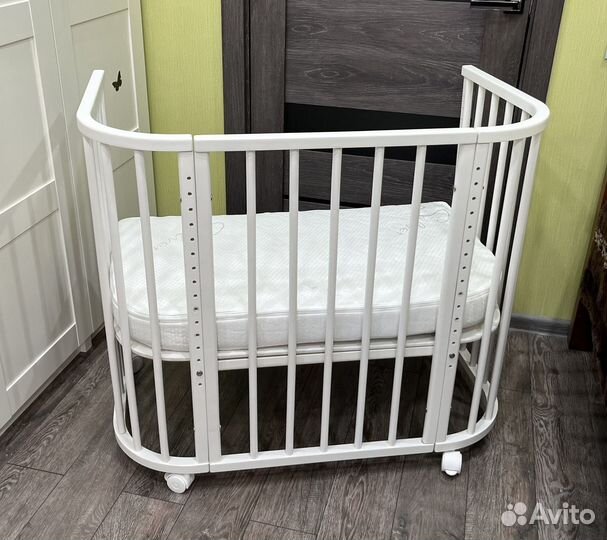 Продам прикроватную кроватку для новорожденного
