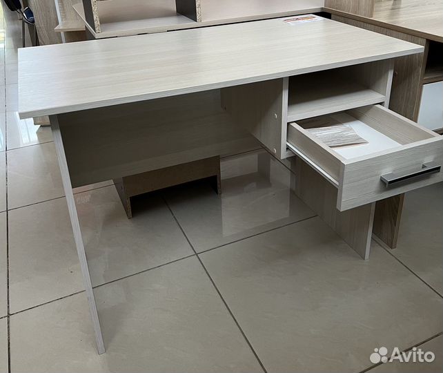 Стол компьютерный