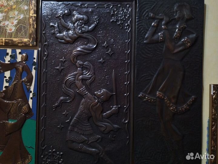 Шкатулка старинная вышивка бисером диаметром 12 см