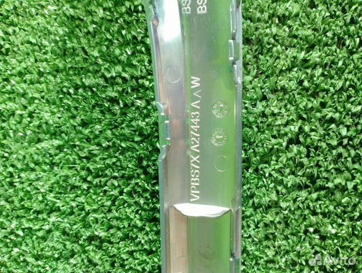 Накладка внутренней ручки двери передняя правая