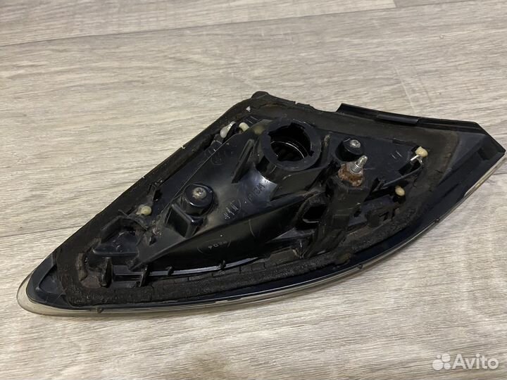 Фонарь внутренний правый мазда 6