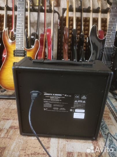 Комбоусилитель Fender Mustang TM 1 /v.2
