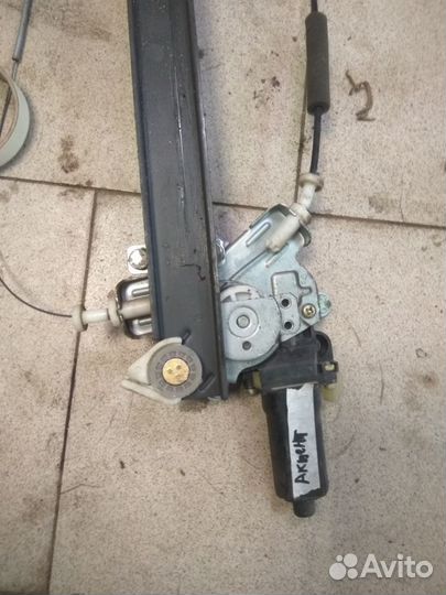 Моторчик стеклоподъемника Hyundai Accent