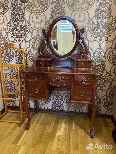 Туалетный столик массив дерева