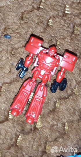 Игрушки из Киндер сюрприза Тоботы/Марвел