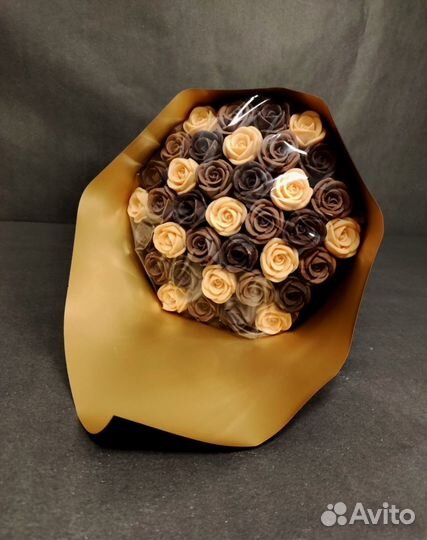 Букет - 37 Роз из Трёх Видов Шоколада