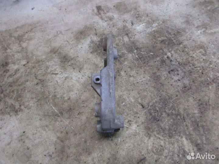 Кронштейн кондиционера Suzuki Grand Vitara 2005-20