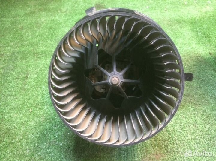 Моторчик отопителя Audi Q3 8UB cczc 2013