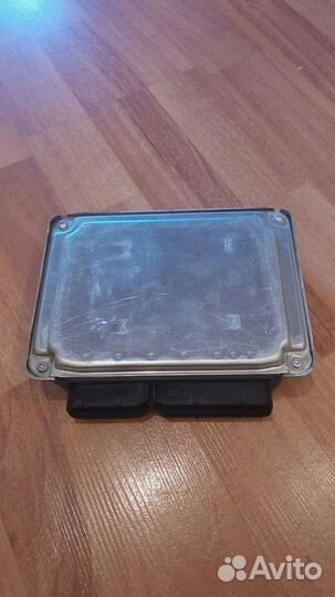 Блок управления эбу двигателем audi A8 D3 BFM