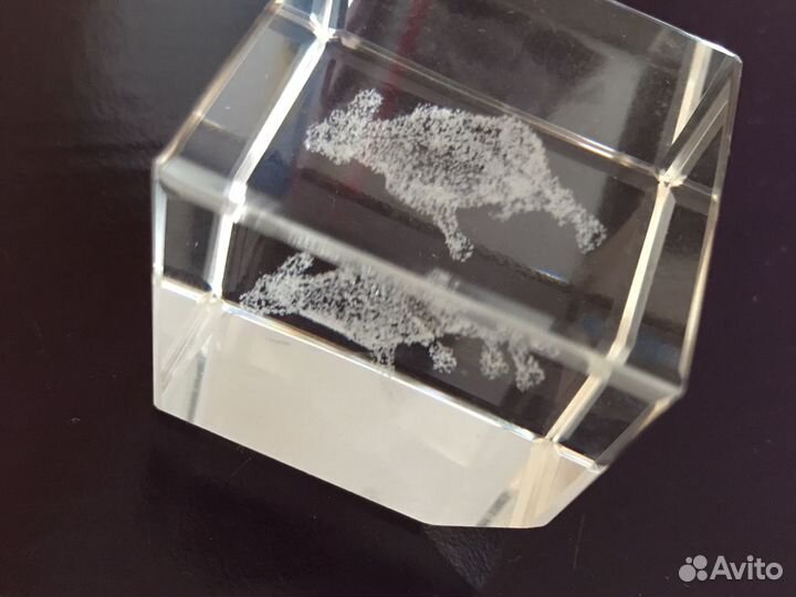 Сувенир из оптического стекла с объемным изображен