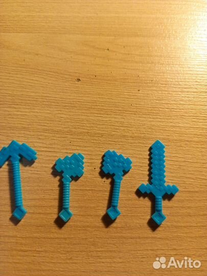 Человеч неlego с его майнкра приблудами