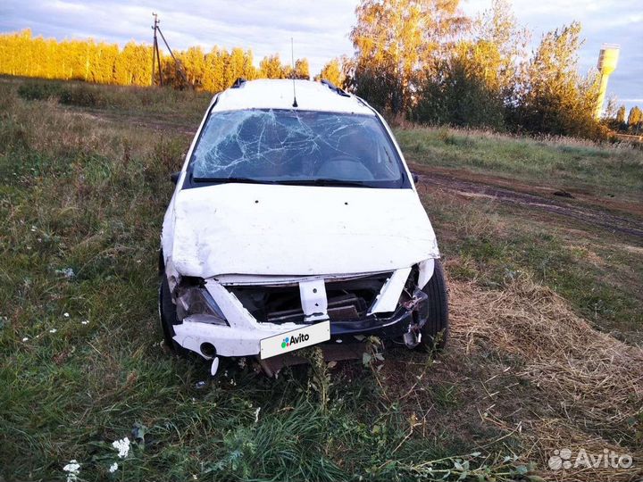 LADA Largus 1.6 МТ, 2013, битый, 160 000 км