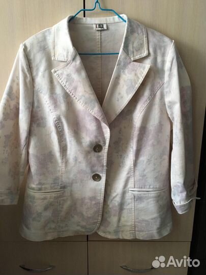 Продам пакет вещей на женщину 52 размера