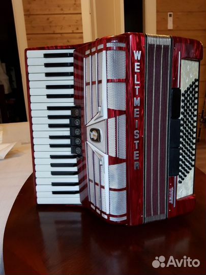 Аккордеон Weltmeister Amigo