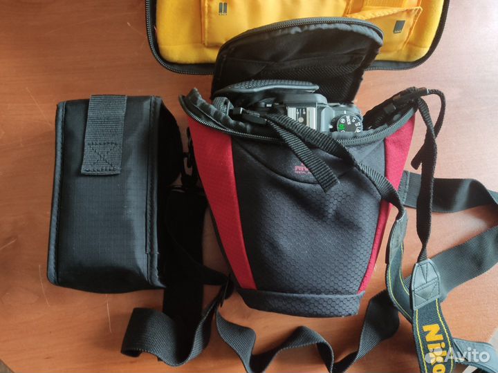 Nikon D7000 + AF-S nikkor 18-200mm + SB600