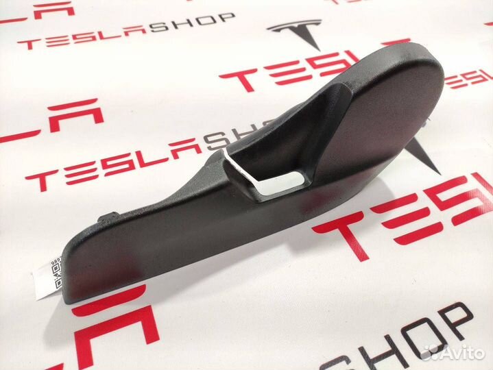 Накладка декоративная сиденья пассажира Tesla