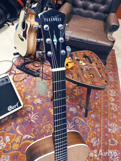 Гитара Parkwood формы концерт, массив ели