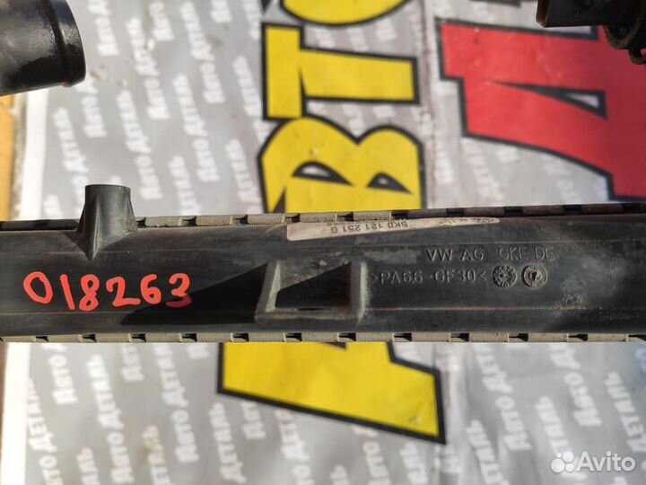 Радиатор основной Volkswagen Jetta 6 Golf 6 Audi