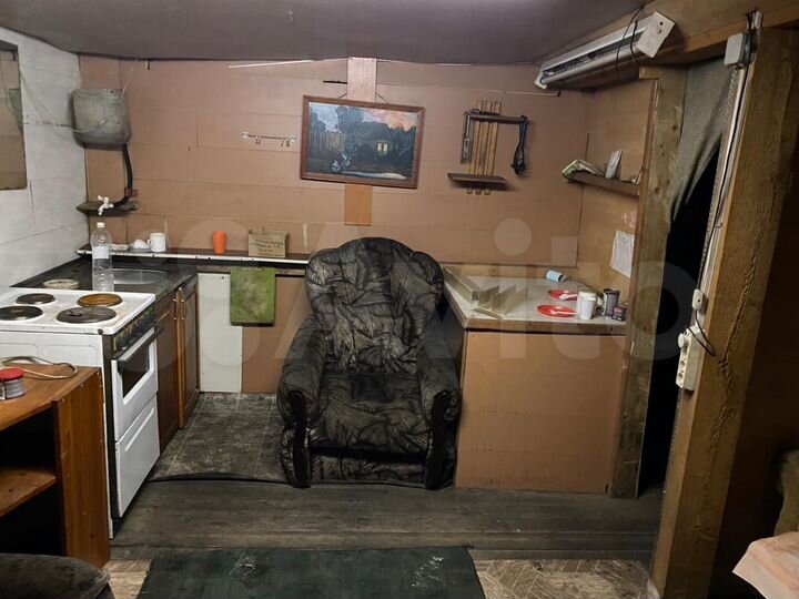 Гараж, > 30 м²