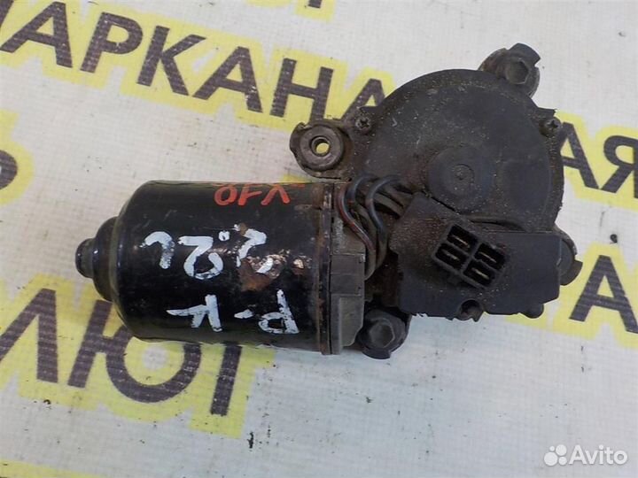 Моторчик стеклоочистителя передний Toyota Camry X