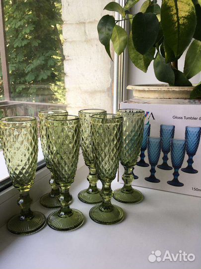 Бокалы под шампанское