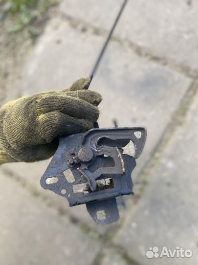 Замок капота volkswagen Passat b5 b5+