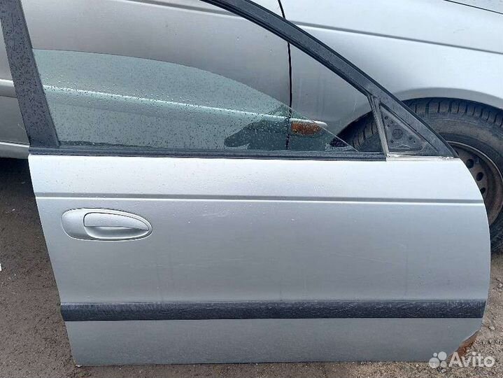 Toyota avensis t220 дверь