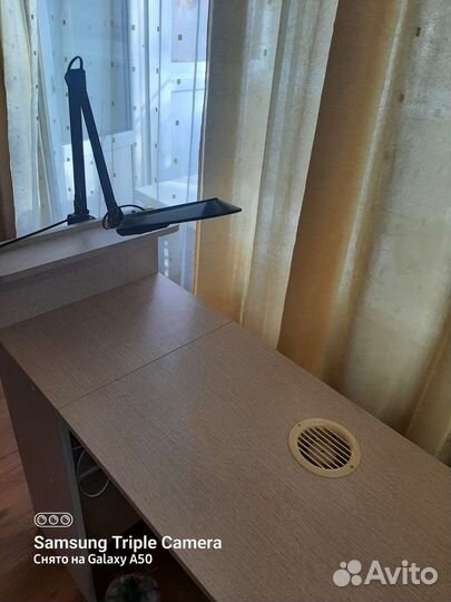 Маникюрный стол складной