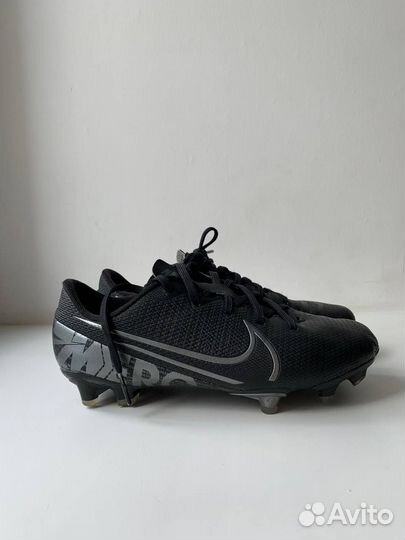 Футбольные бутсы nike