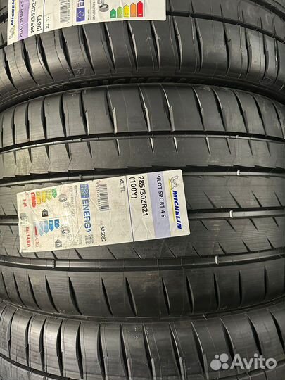 Michelin Pilot Sport 4 S 255/35 R21 и 285/30 R21