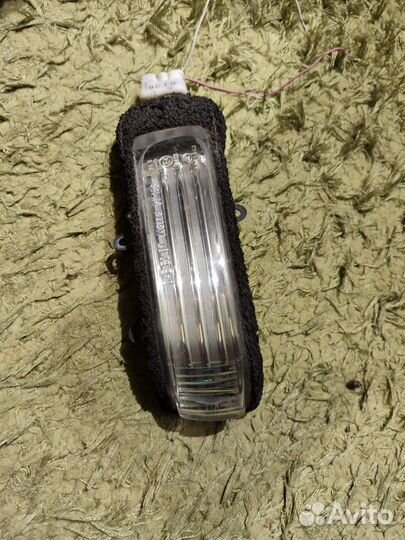 Повторитель поворота в зеркало Toyota rav4