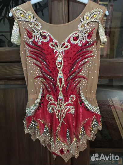 Купальник на рост 146-152 в отличном состоянии