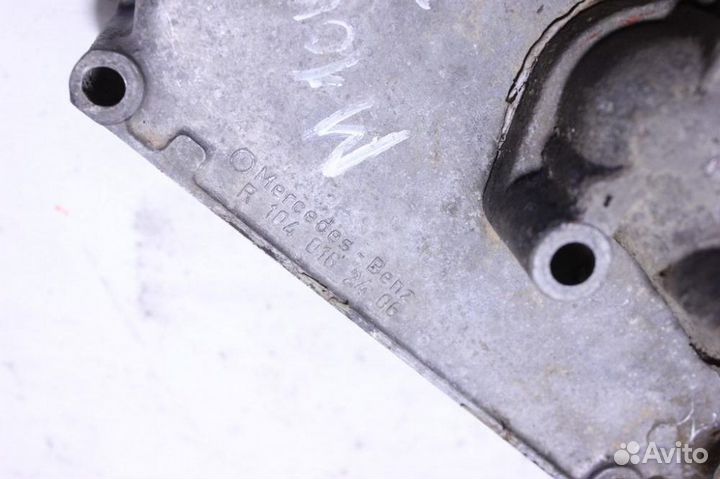 Крышка двигателя передняя E 210