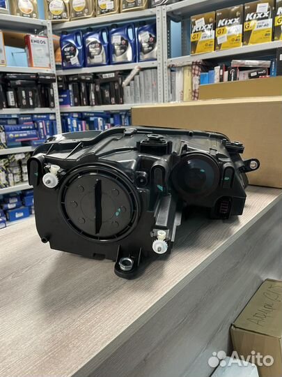 Фара левая Volkswagen Jetta 6 11-14