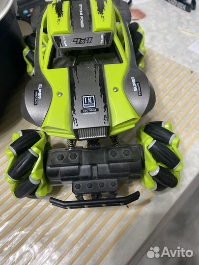 Развивающий автомобиль на управлении