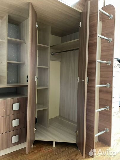 Кровать с компьютерным столом