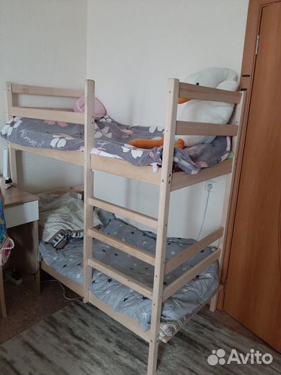 Кровать двухьярусная