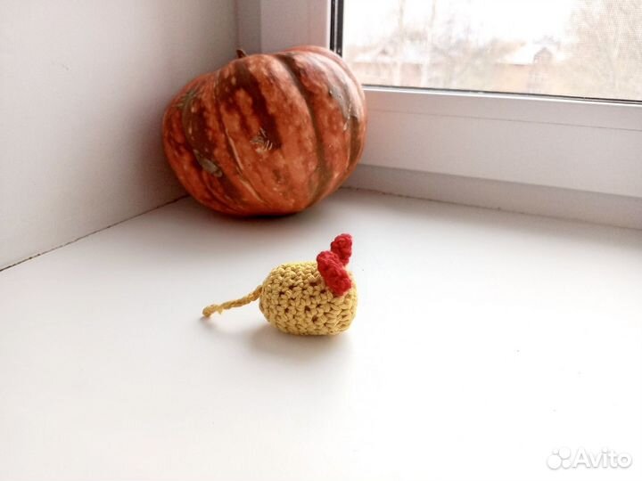 Вязанная игрушка для кошки