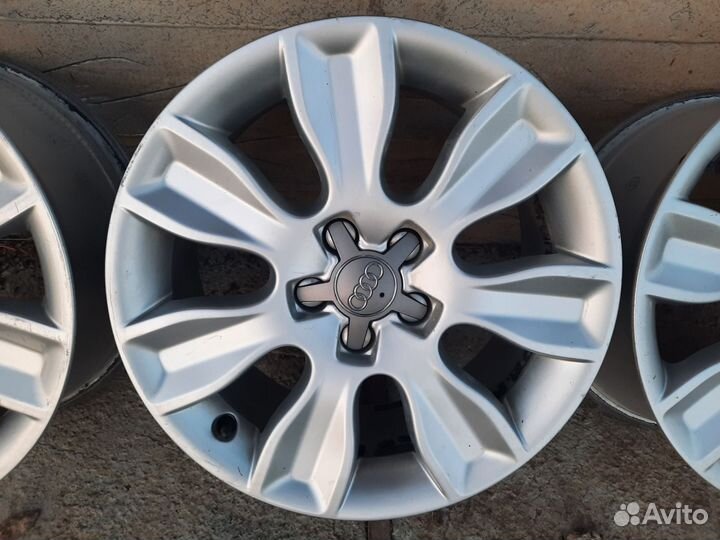 Оригинальные литые диски Audi A1 R16