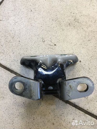Петля двери задняя левая Kia Rio 4 G4FG 2019