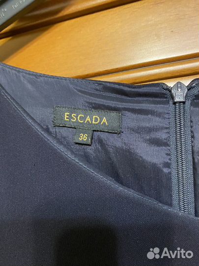 Платье Escada