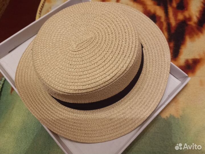 Женская новая шляпка в ситиле Коко Шанель