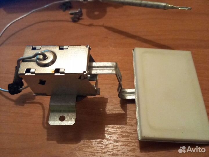 78/6) Заслонка морозильной камеры Toshiba GR-ke69r