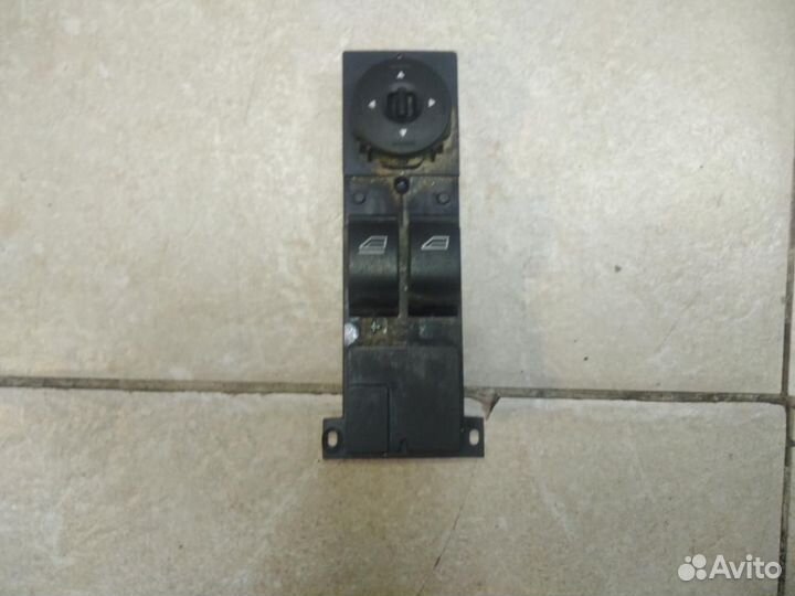 Блок управления стеклоподъемниками Ford Focus 2 CB