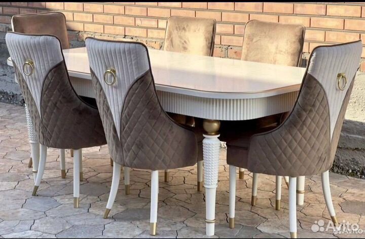 Столы и стулья