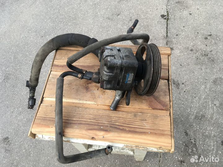 Насос гидроусилителя Nissan Almera N16